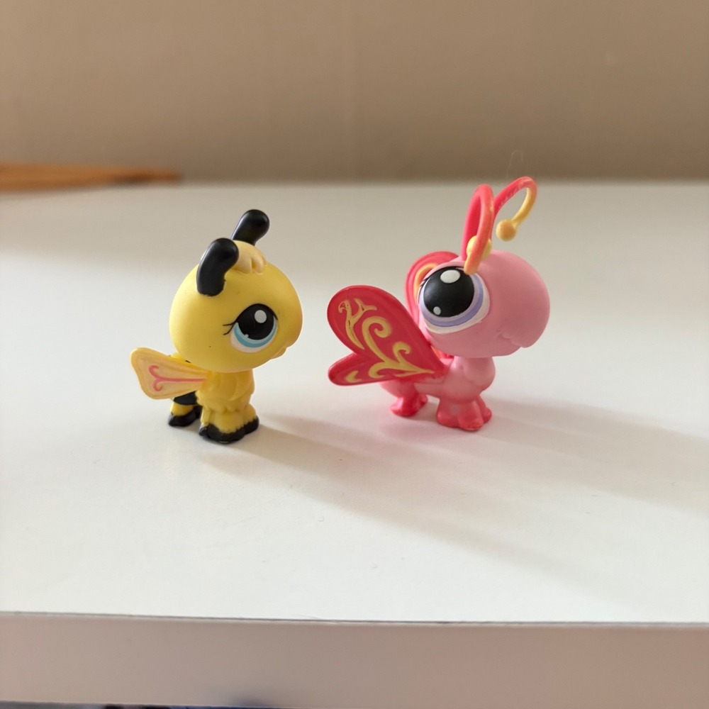 Littlest Pet Shop Butterfly #202 Bee #201 Pet Pairs Hasbro Authentic G2 LPS